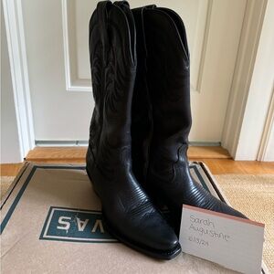 Tecovas Annies in Midnight Black